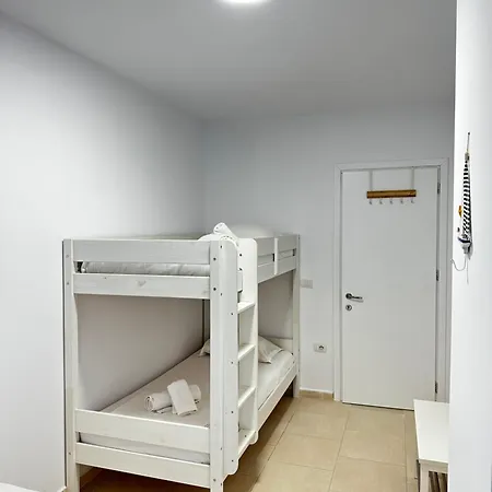 Merville 3 Apartment *