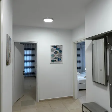 Merville 3 Apartment