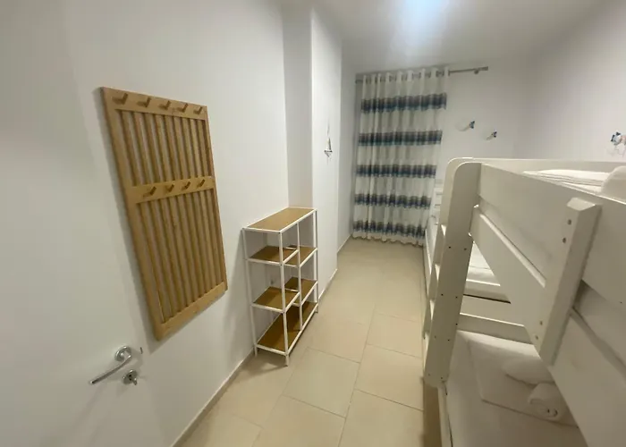 Merville 3 דירה *